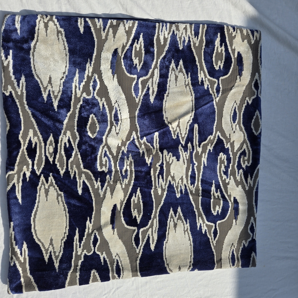 Luxurious Blue and Cream Pillow Cover - Picture 2 of 2
